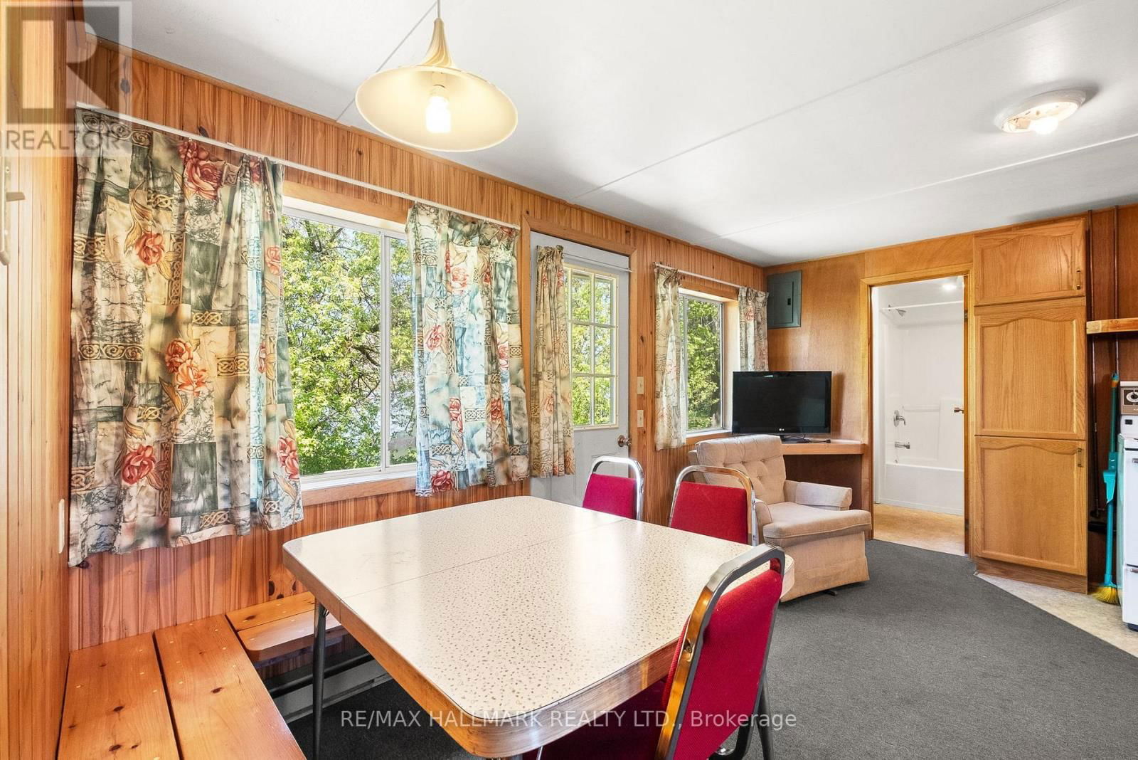 112 - 449 ISLAND VIEW ROAD Image 12