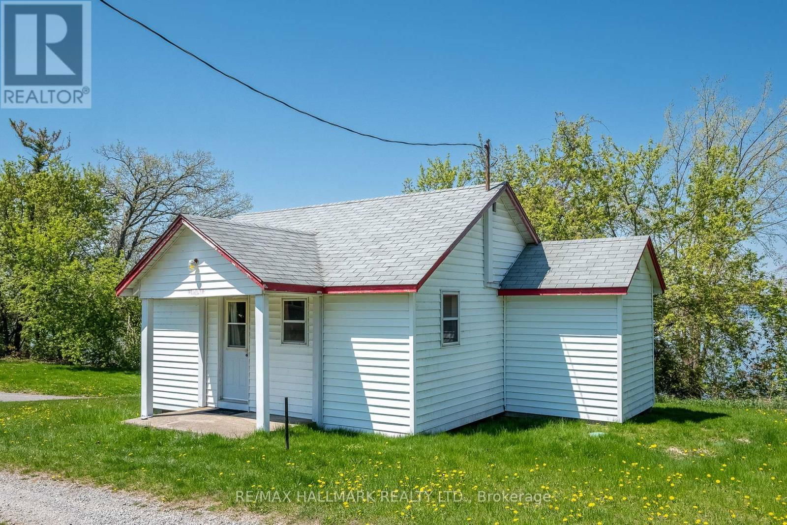 112 - 449 ISLAND VIEW ROAD Image 2