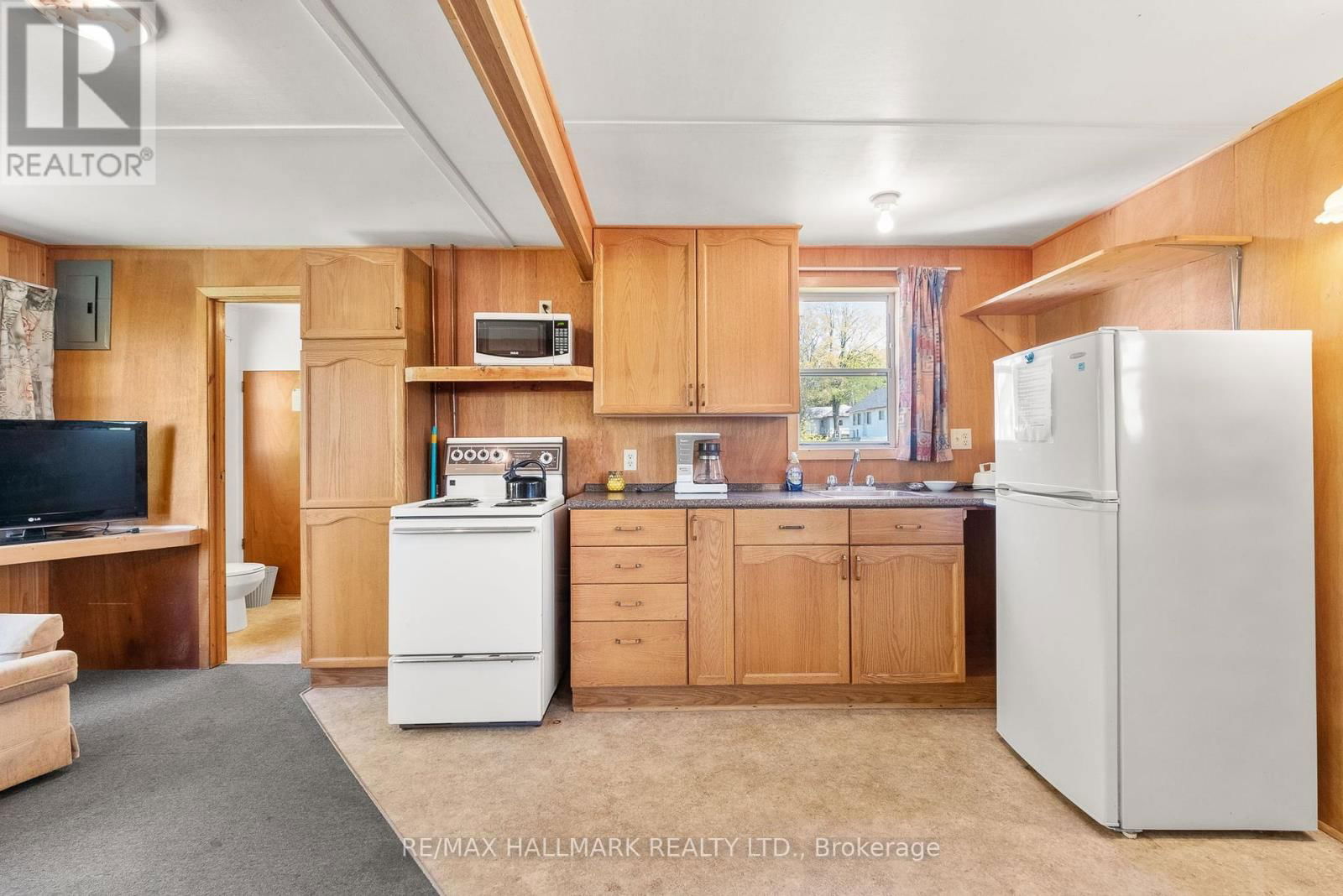 112 - 449 ISLAND VIEW ROAD Image 8