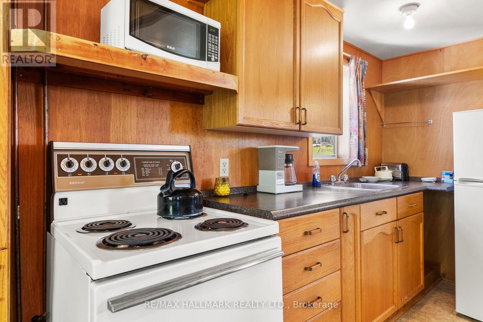 112 - 449 ISLAND VIEW ROAD Image 9