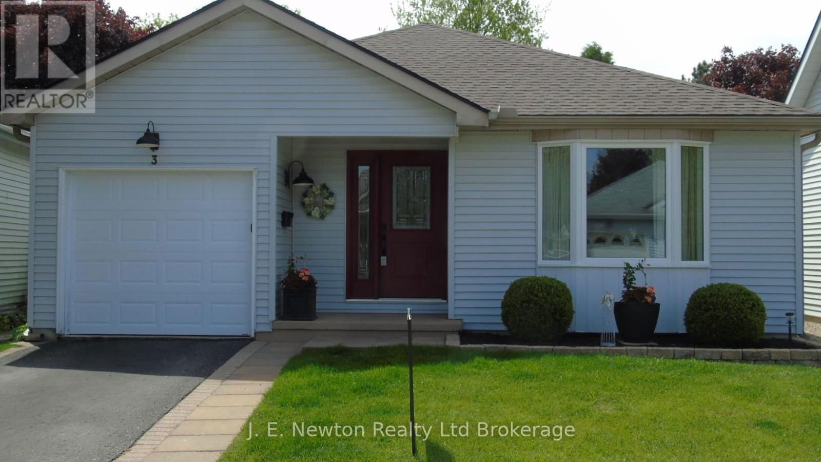 3 MCDONALD COURT Image 1