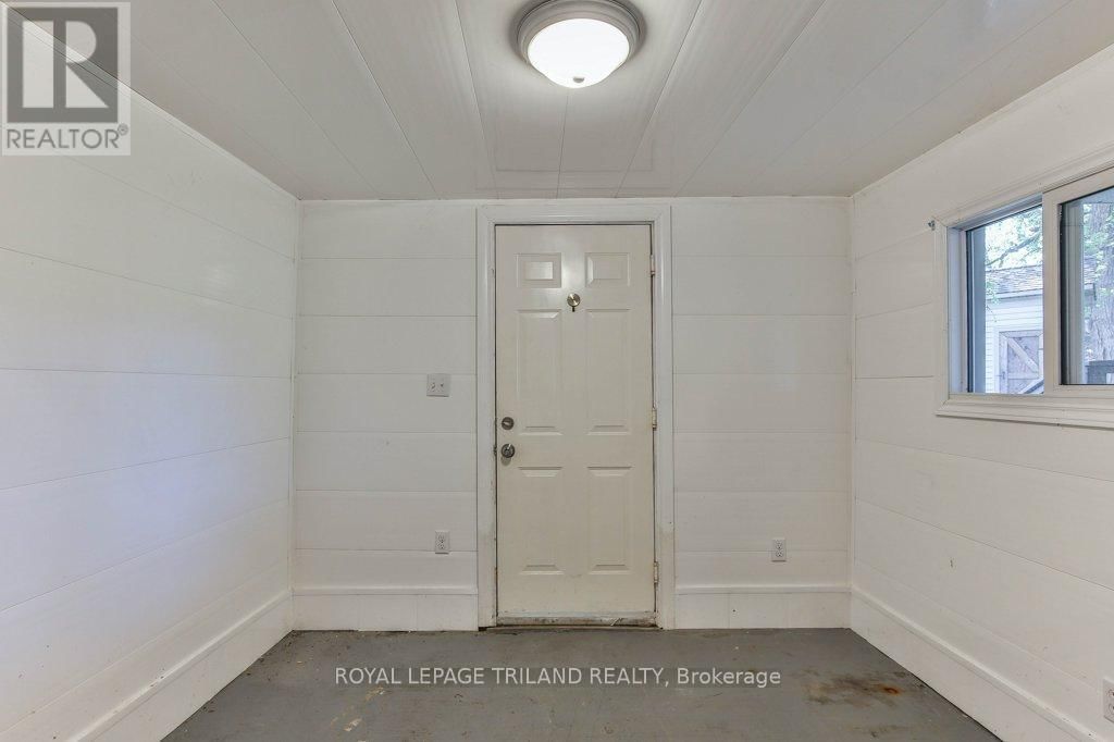 12 KING STREET EAST Image 27