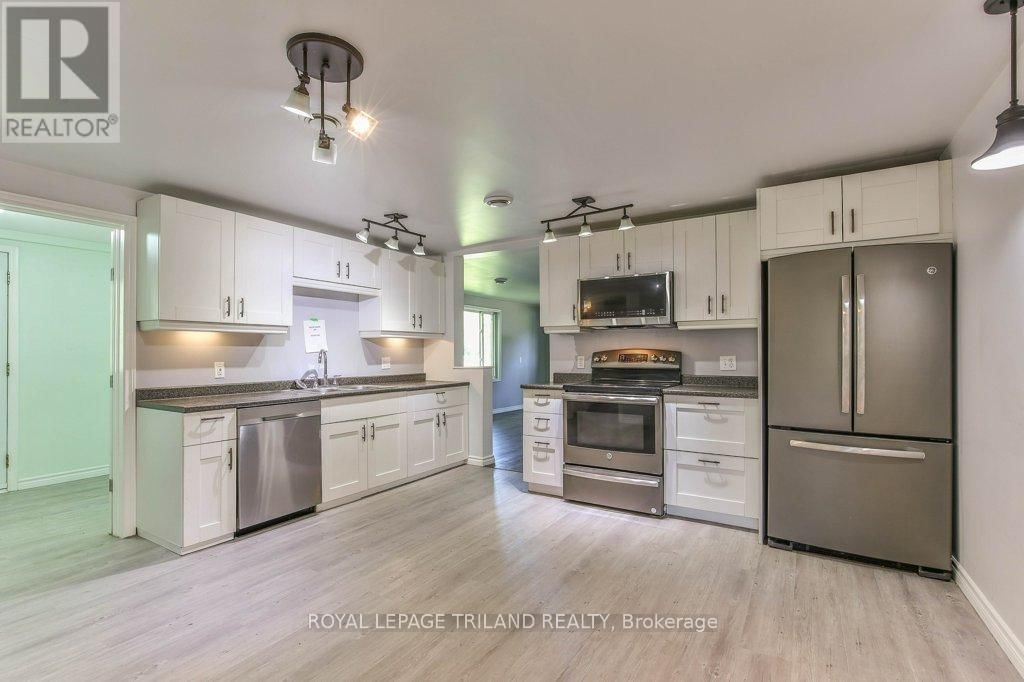 12 KING STREET EAST Image 8