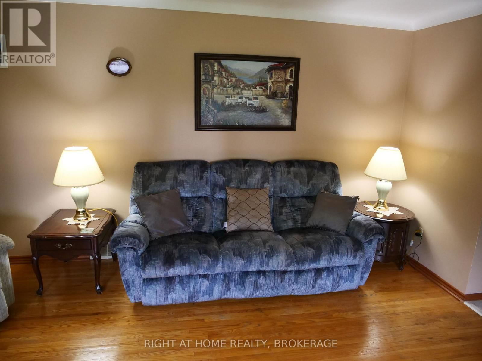 63 TRELAWNE DRIVE Image 10