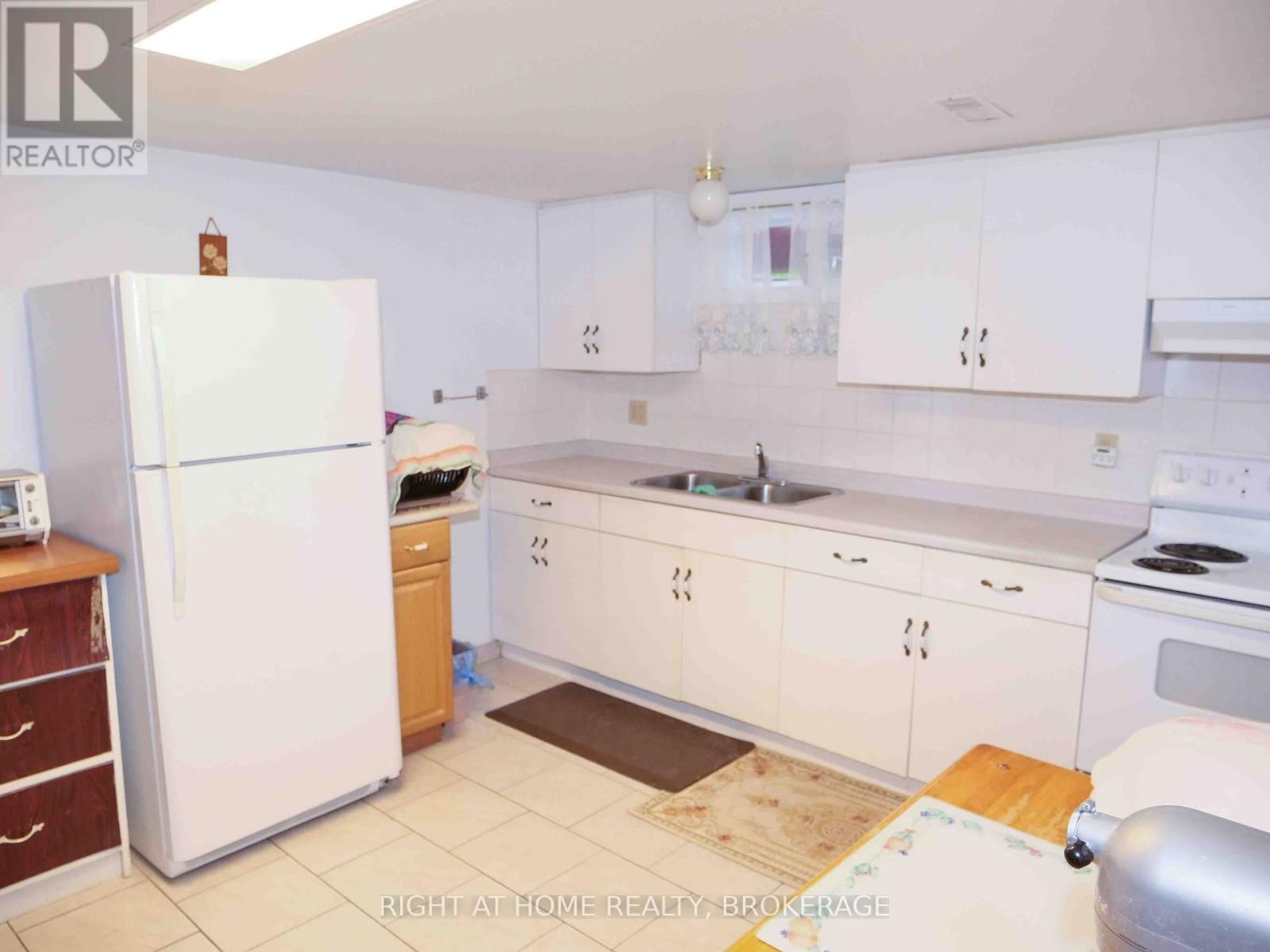 63 TRELAWNE DRIVE Image 31