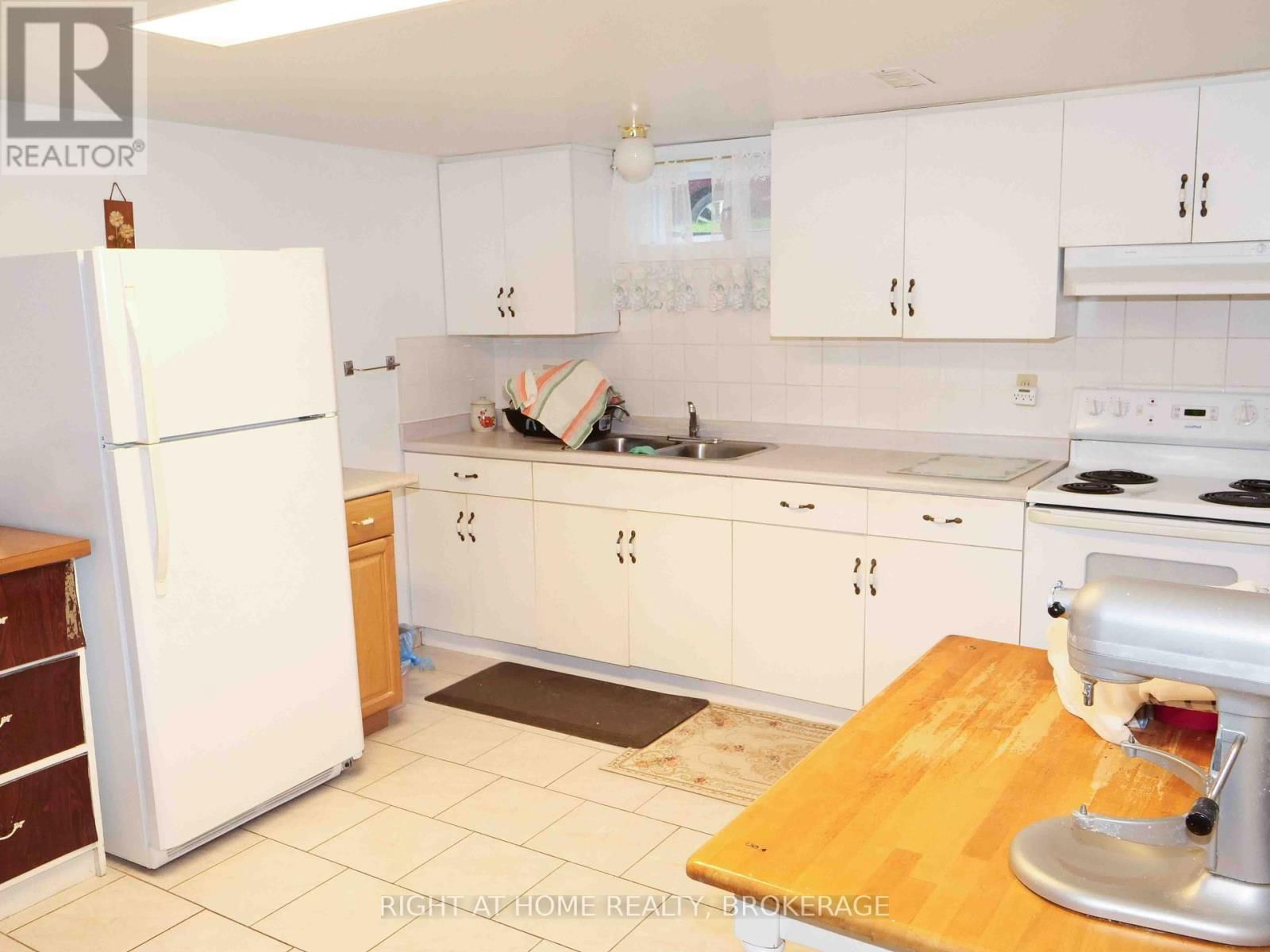 63 TRELAWNE DRIVE Image 32