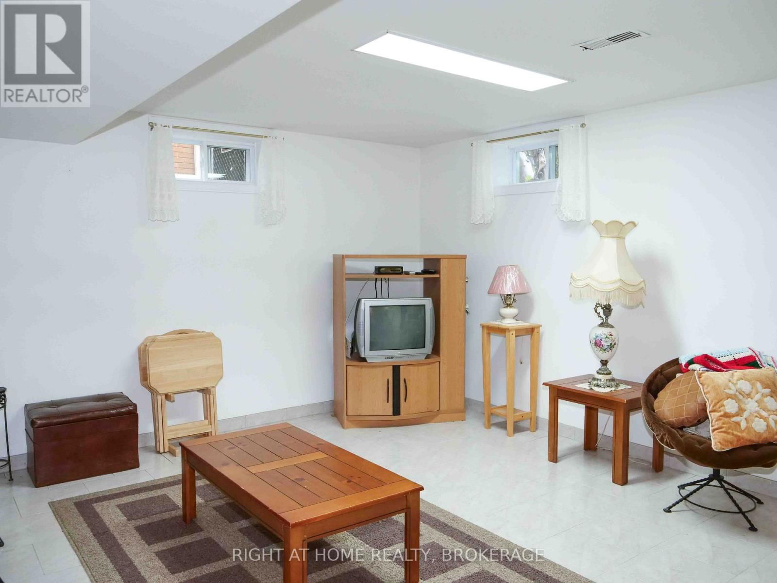 63 TRELAWNE DRIVE Image 33