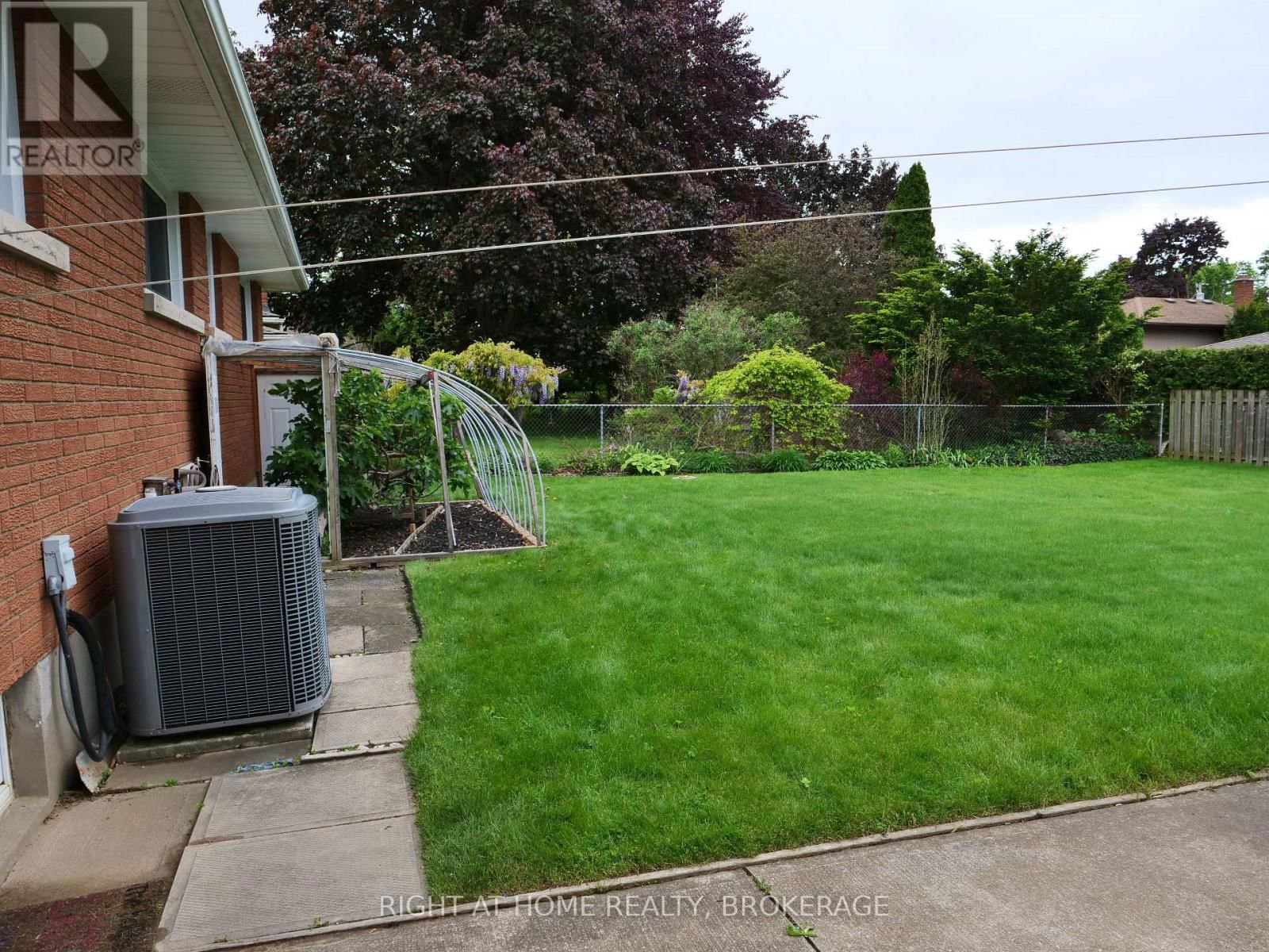 63 TRELAWNE DRIVE Image 40