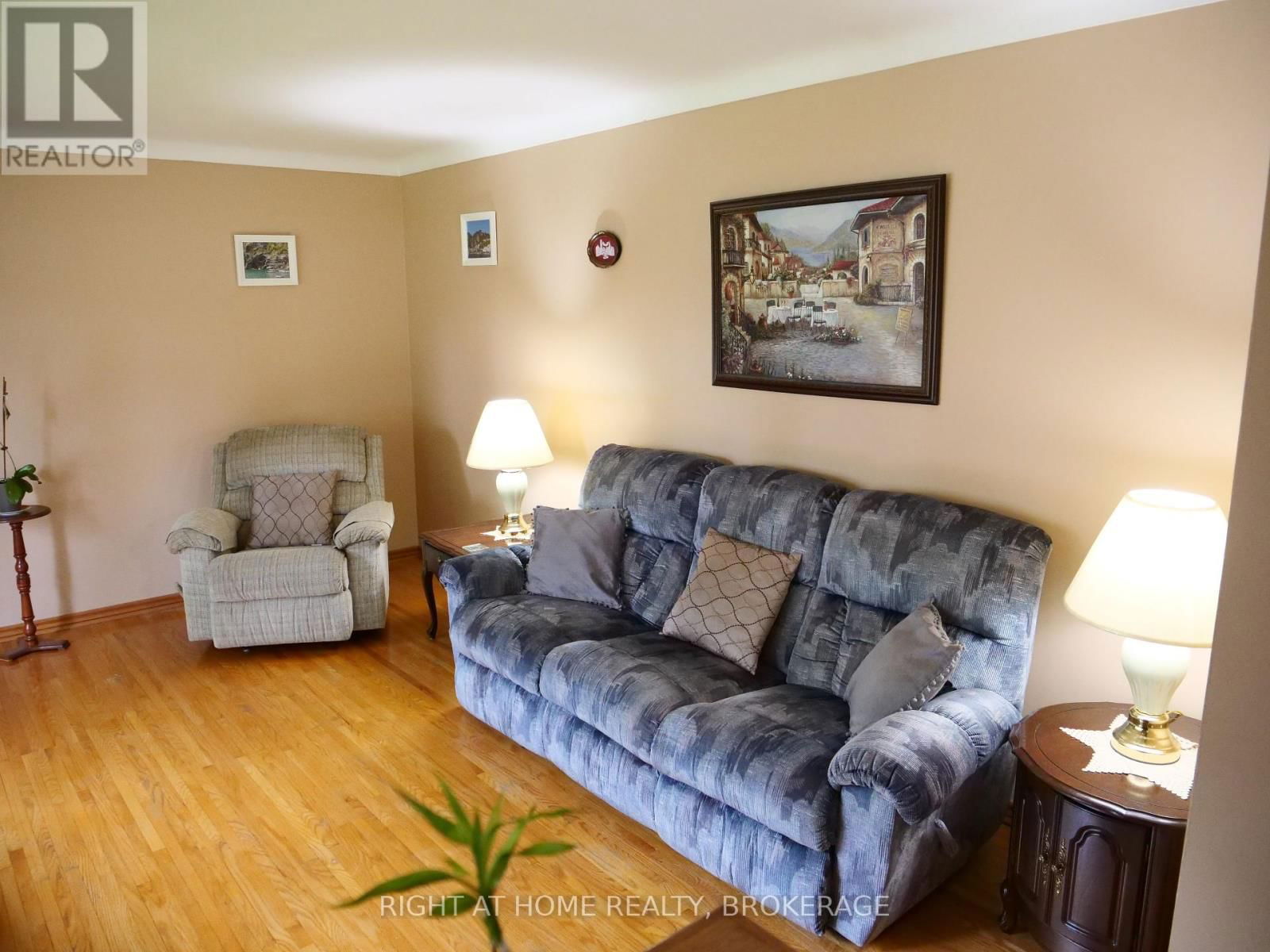63 TRELAWNE DRIVE Image 9