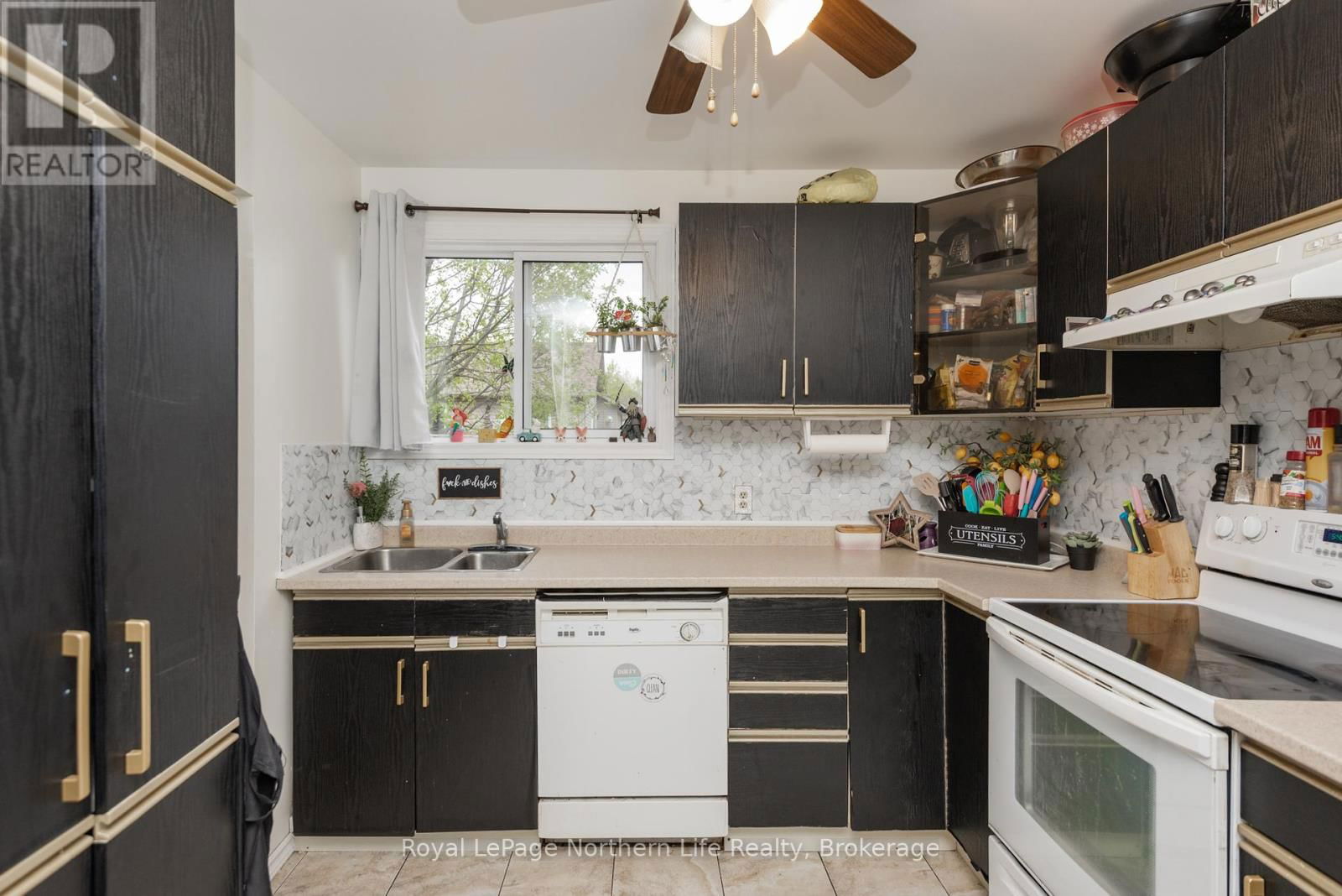37 MASSEY DRIVE Image 19