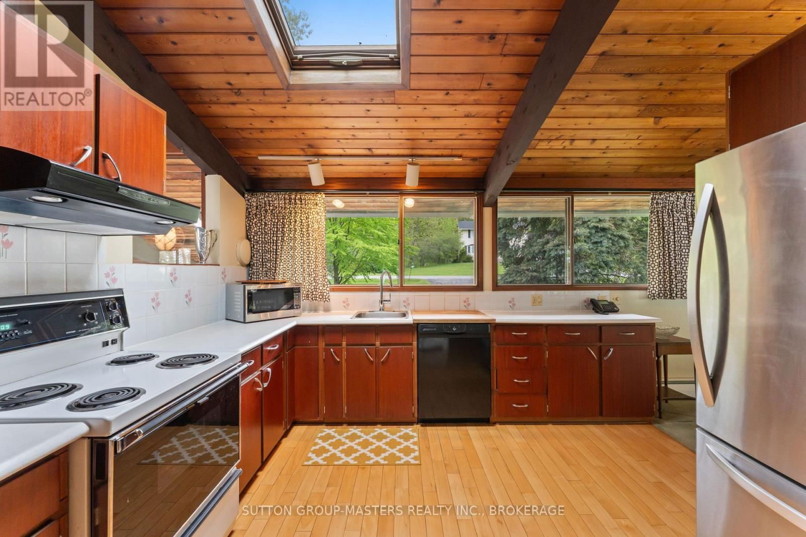 46 RIVERSIDE DRIVE Image 16