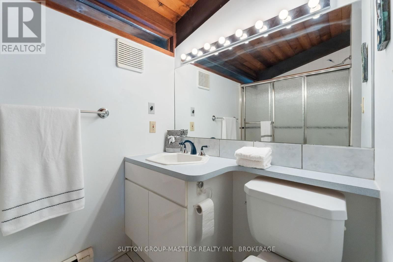 46 RIVERSIDE DRIVE Image 23