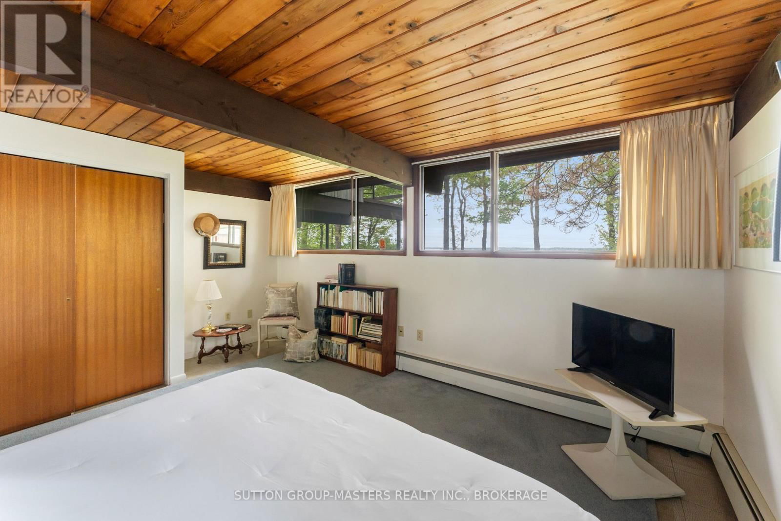 46 RIVERSIDE DRIVE Image 32