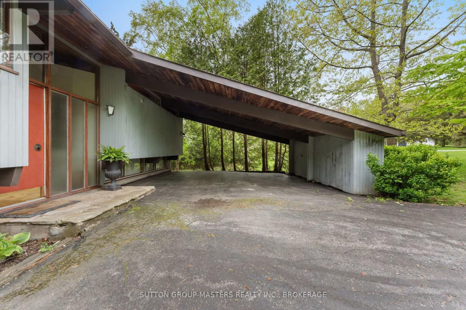 46 RIVERSIDE DRIVE Image 39