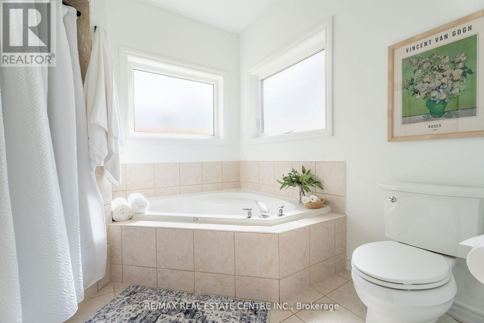 942 GREENWOOD CRESCENT Image 22