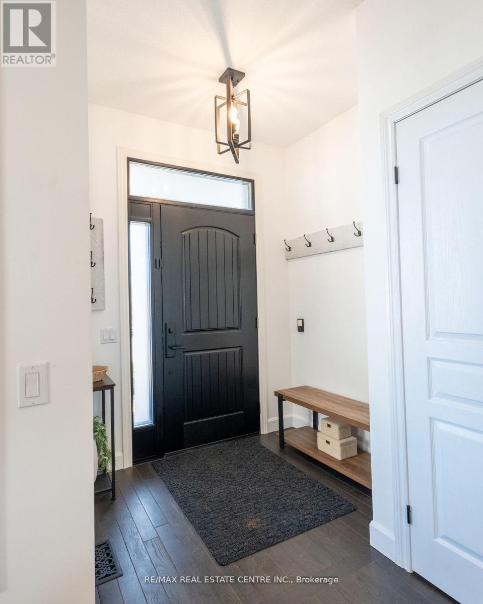942 GREENWOOD CRESCENT Image 4
