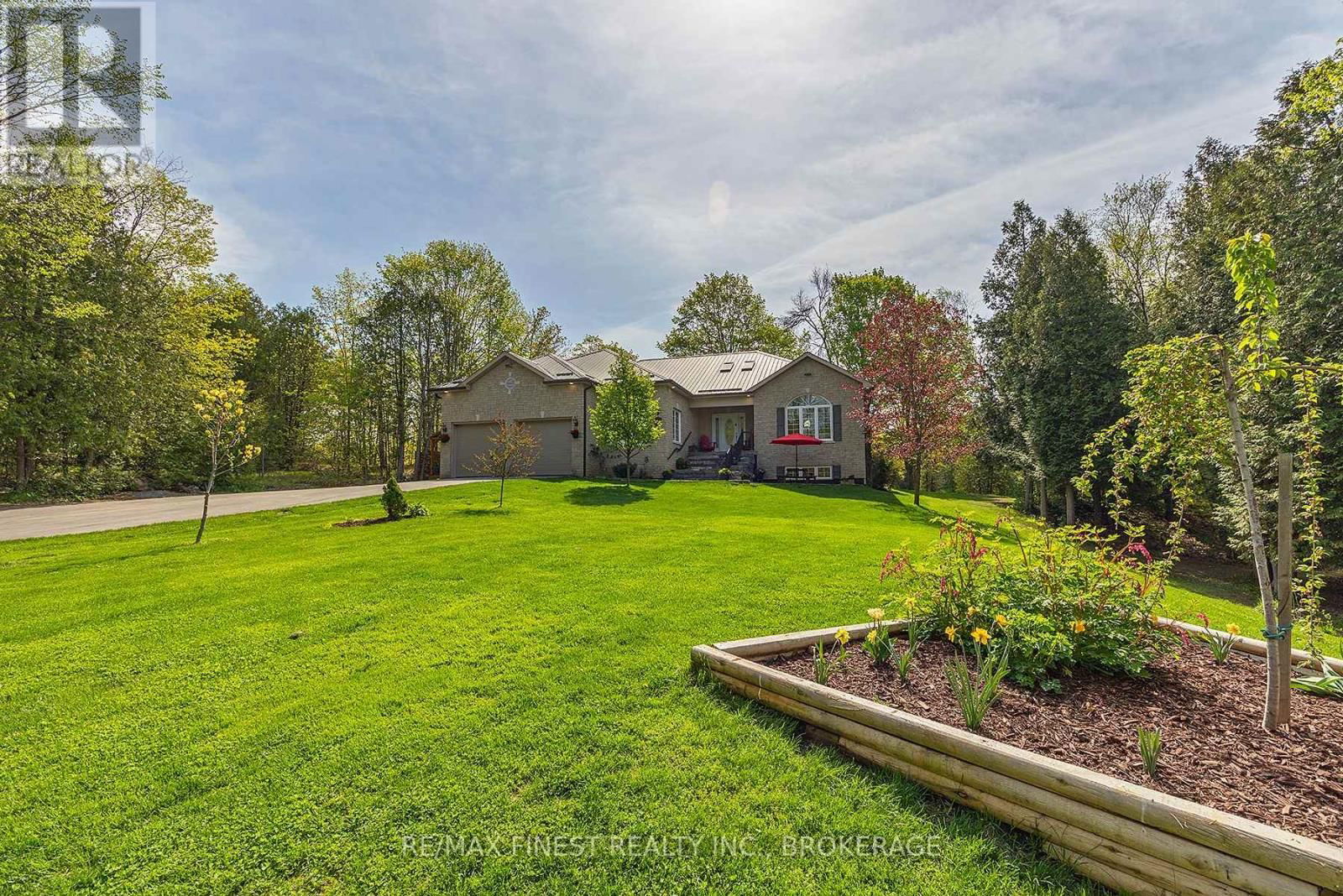 5885 DAVEY DRIVE Image 2