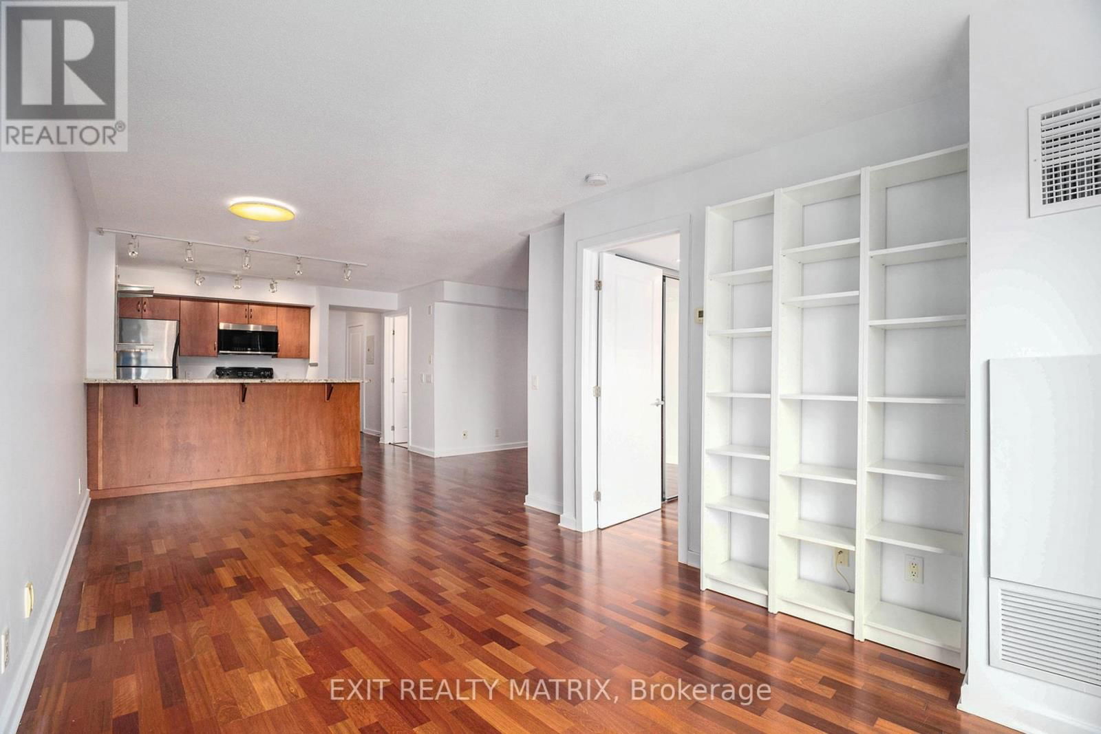 1008 - 138 SOMERSET STREET WEST Image 8