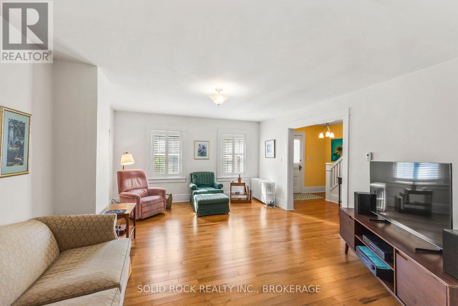 647 UNION STREET WEST Image 14