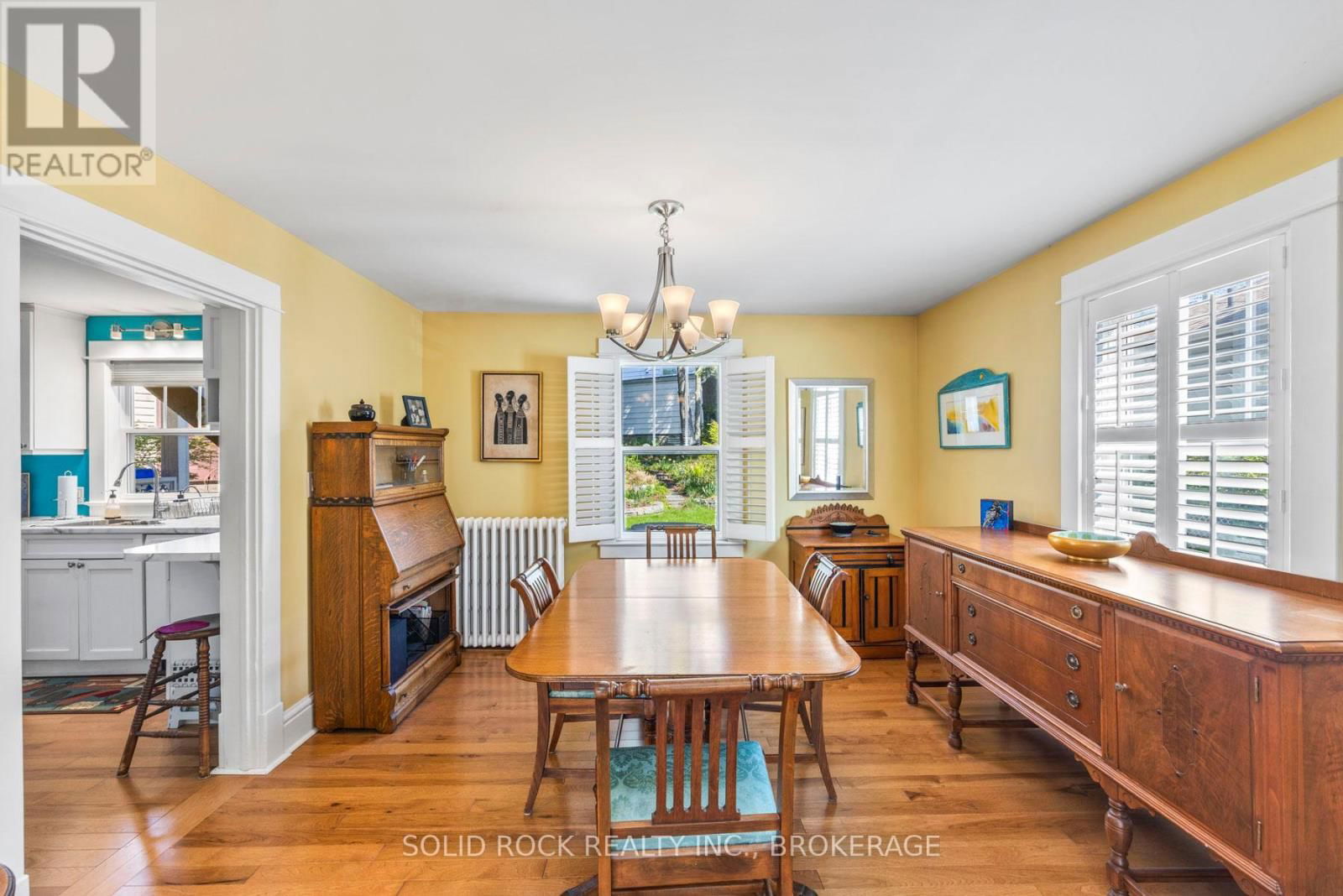 647 UNION STREET WEST Image 16