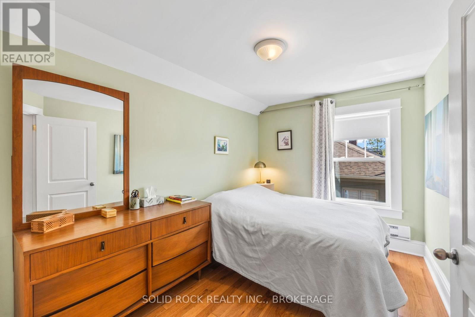 647 UNION STREET WEST Image 34