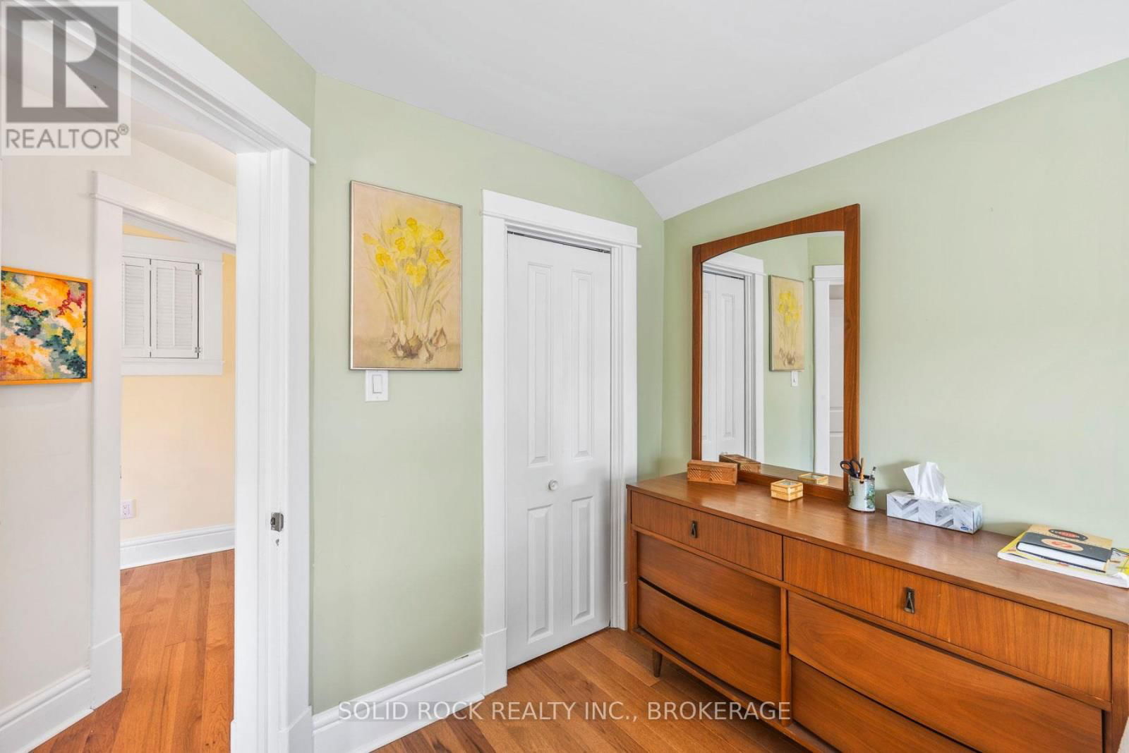 647 UNION STREET WEST Image 35