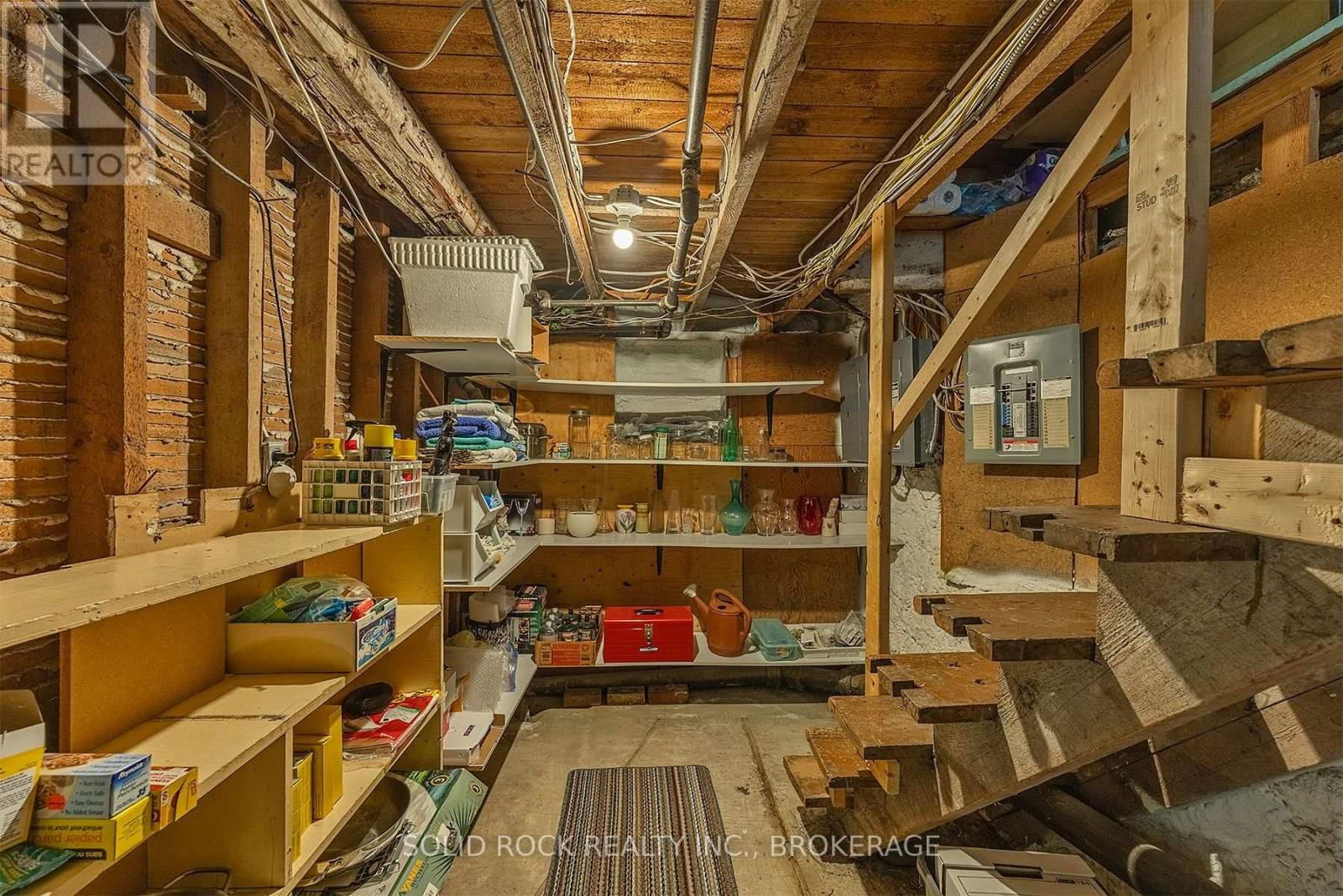 647 UNION STREET WEST Image 38