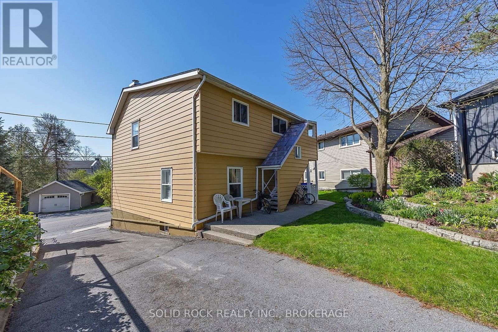 647 UNION STREET WEST Image 8