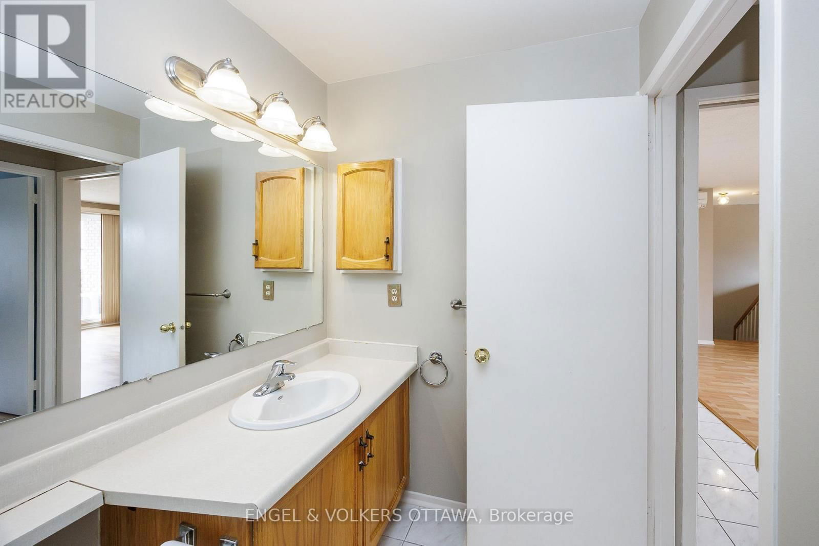203 - 1795 MARSALA CRESCENT Image 25