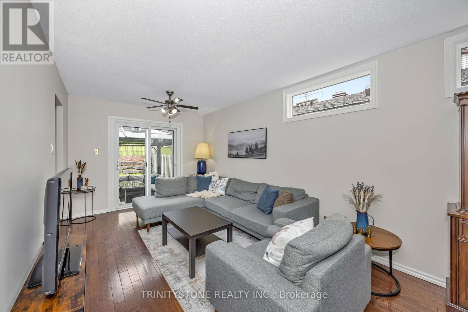 59 STABLE WAY Image 11