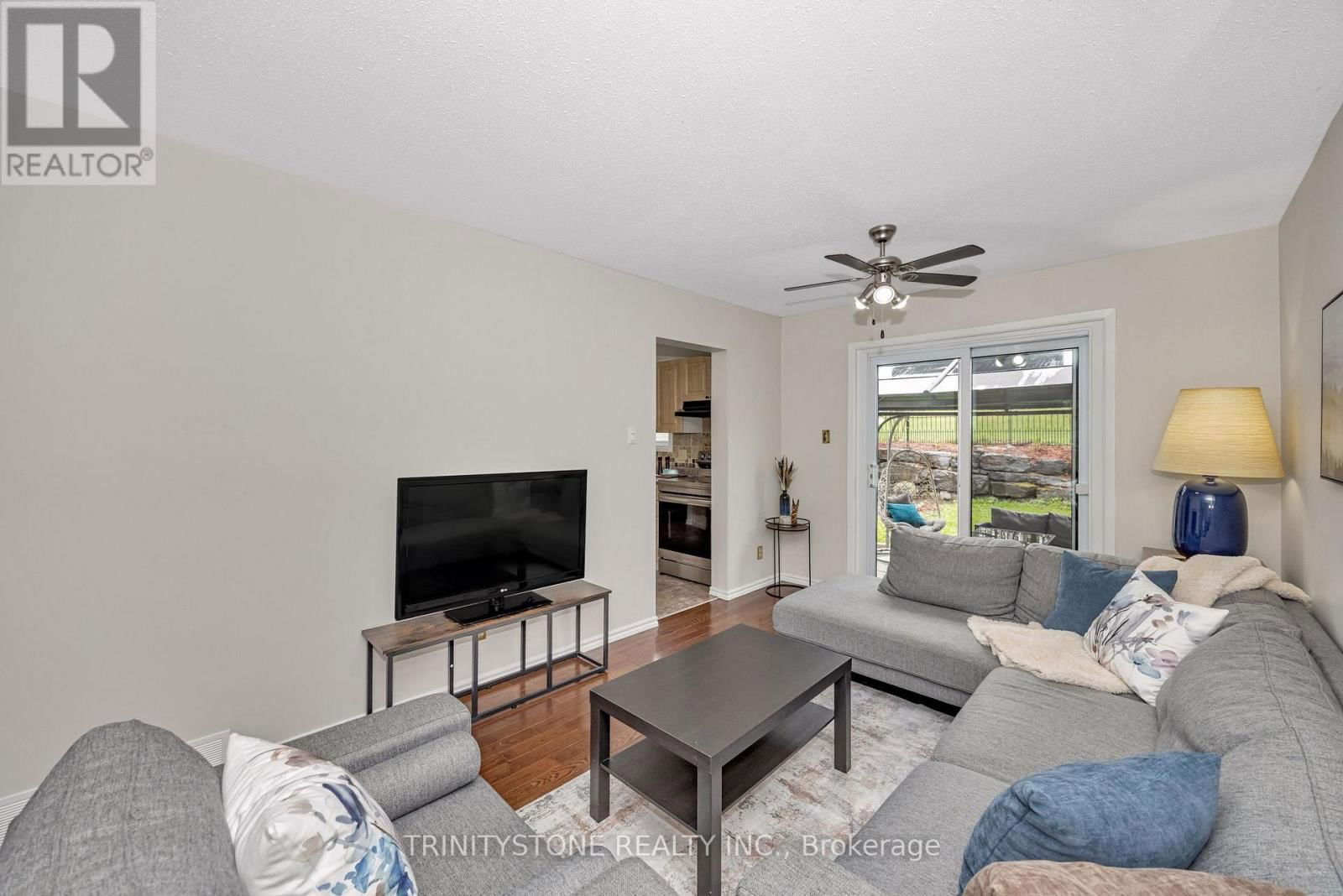 59 STABLE WAY Image 12