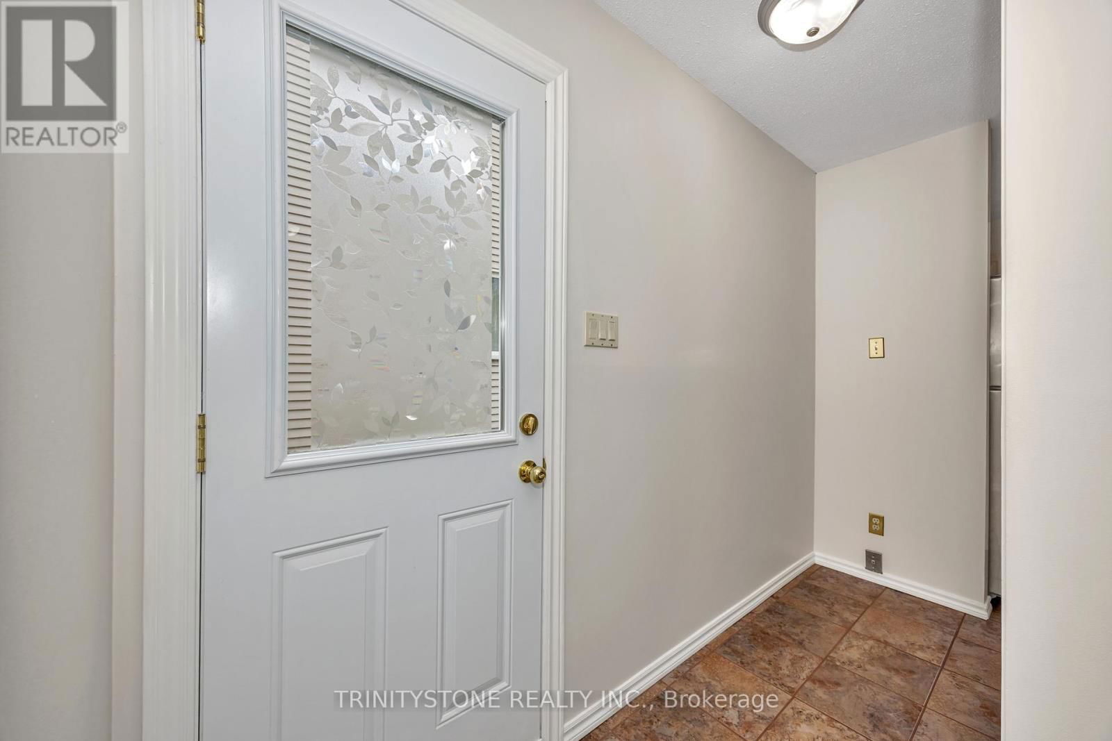 59 STABLE WAY Image 21