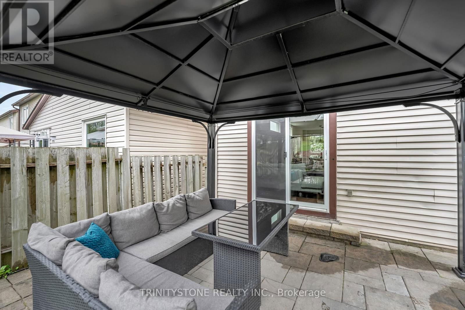 59 STABLE WAY Image 44