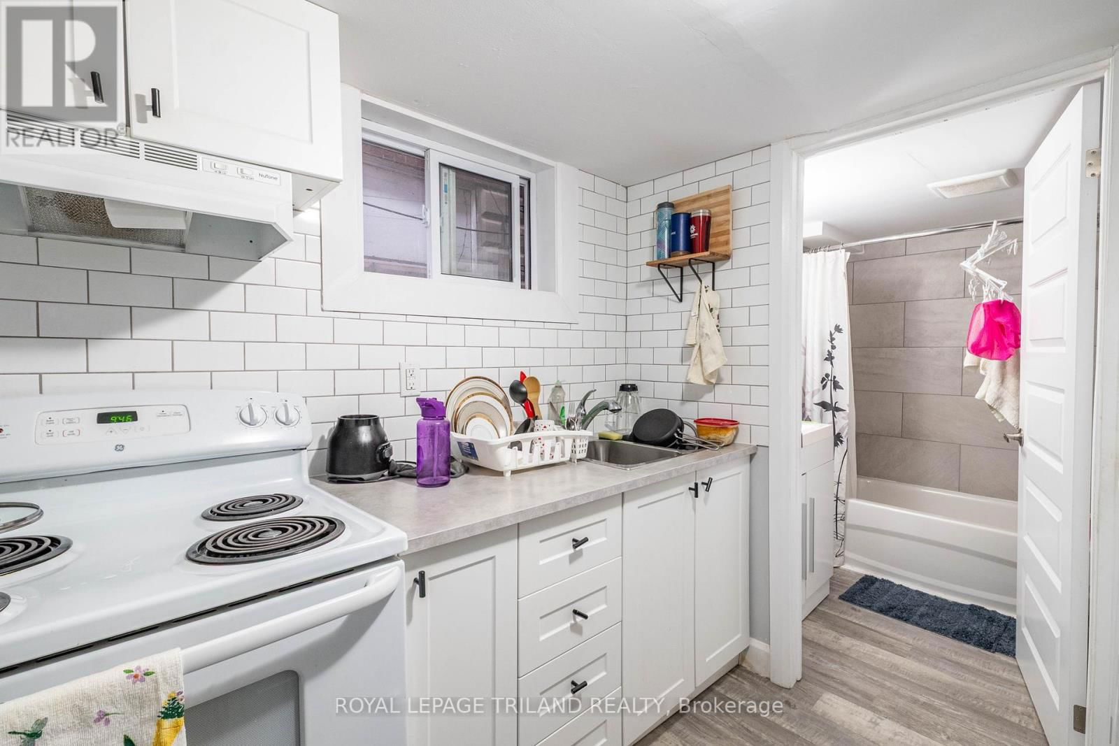 382 WHARNCLIFFE ROAD SOUTH Image 14