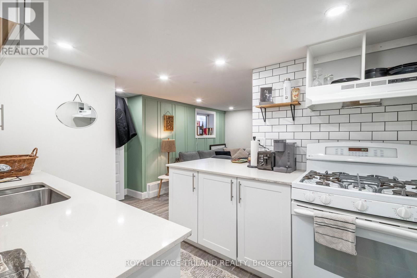 382 WHARNCLIFFE ROAD SOUTH Image 22