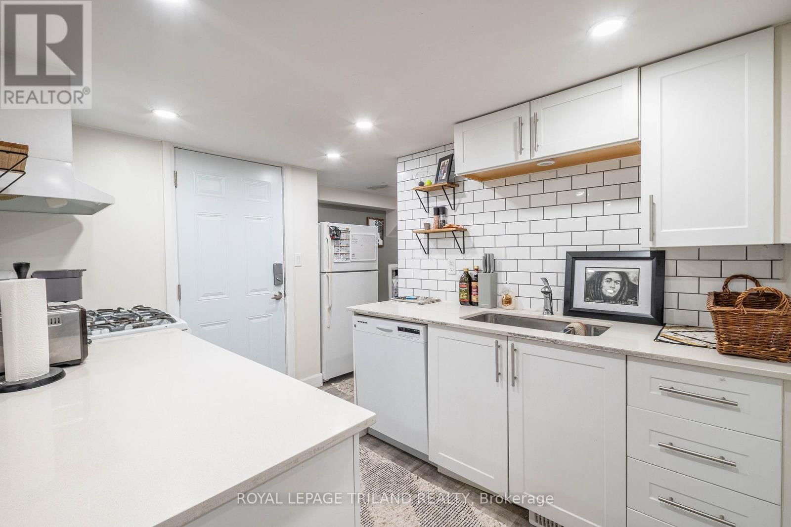 382 WHARNCLIFFE ROAD SOUTH Image 24