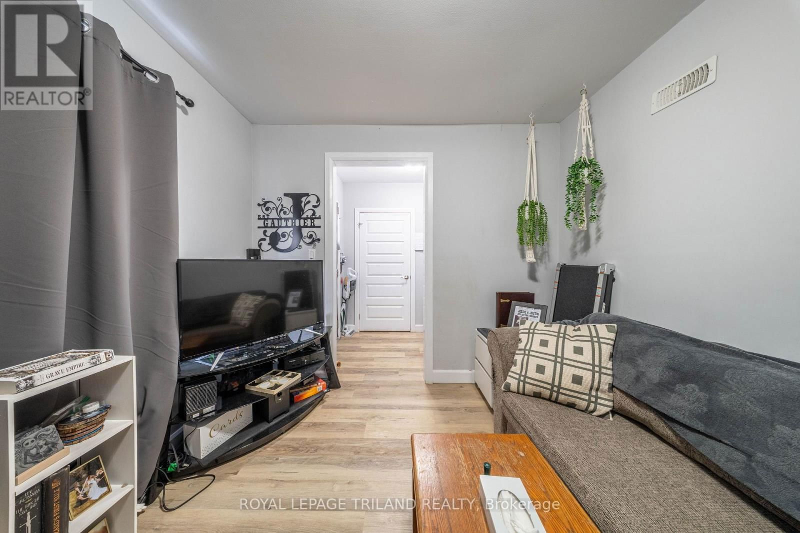 382 WHARNCLIFFE ROAD SOUTH Image 7
