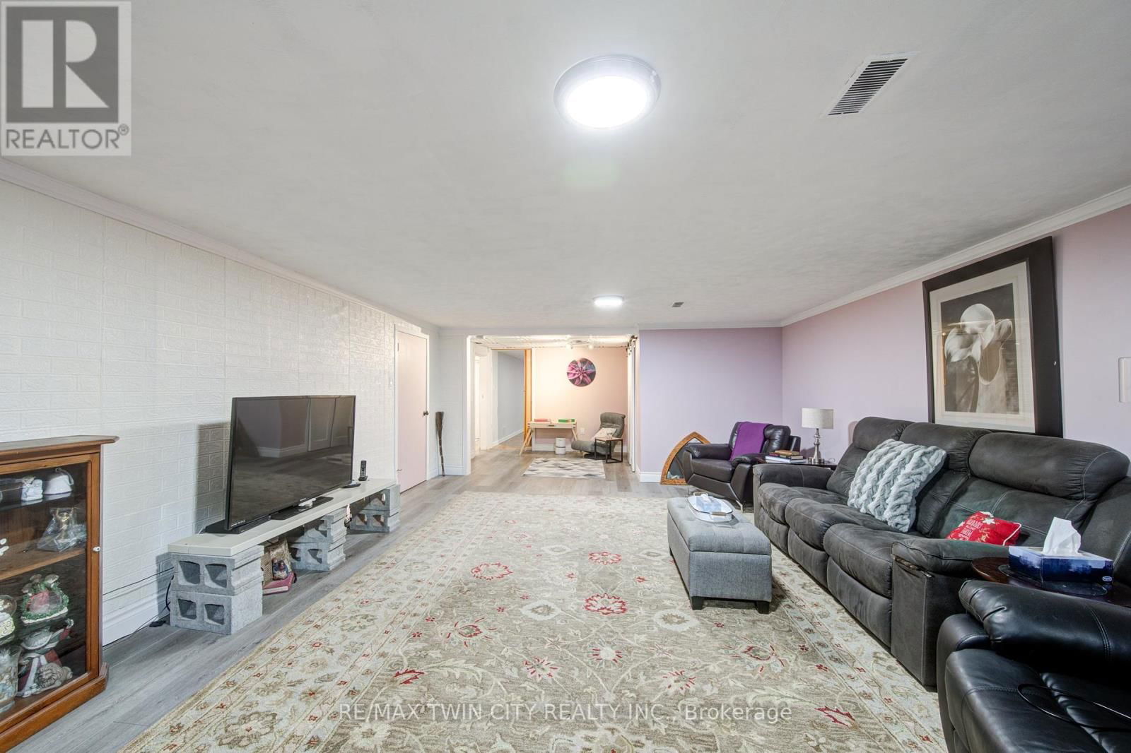 186 SHUH AVENUE Image 30