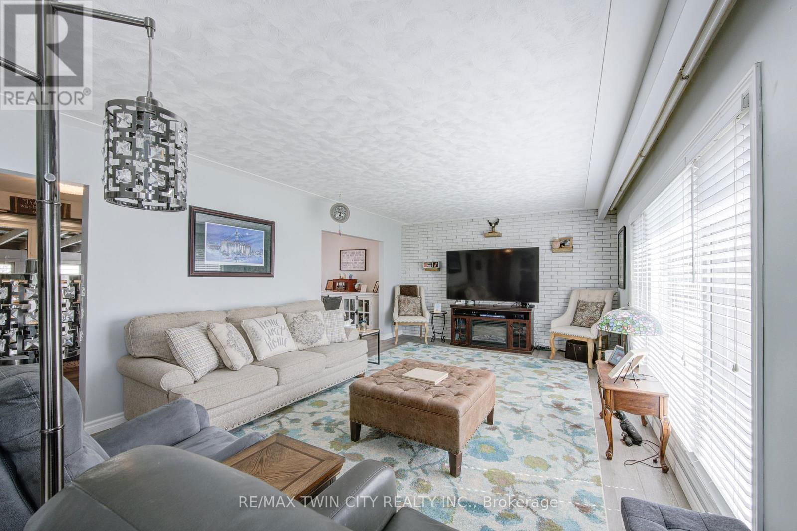 186 SHUH AVENUE Image 9