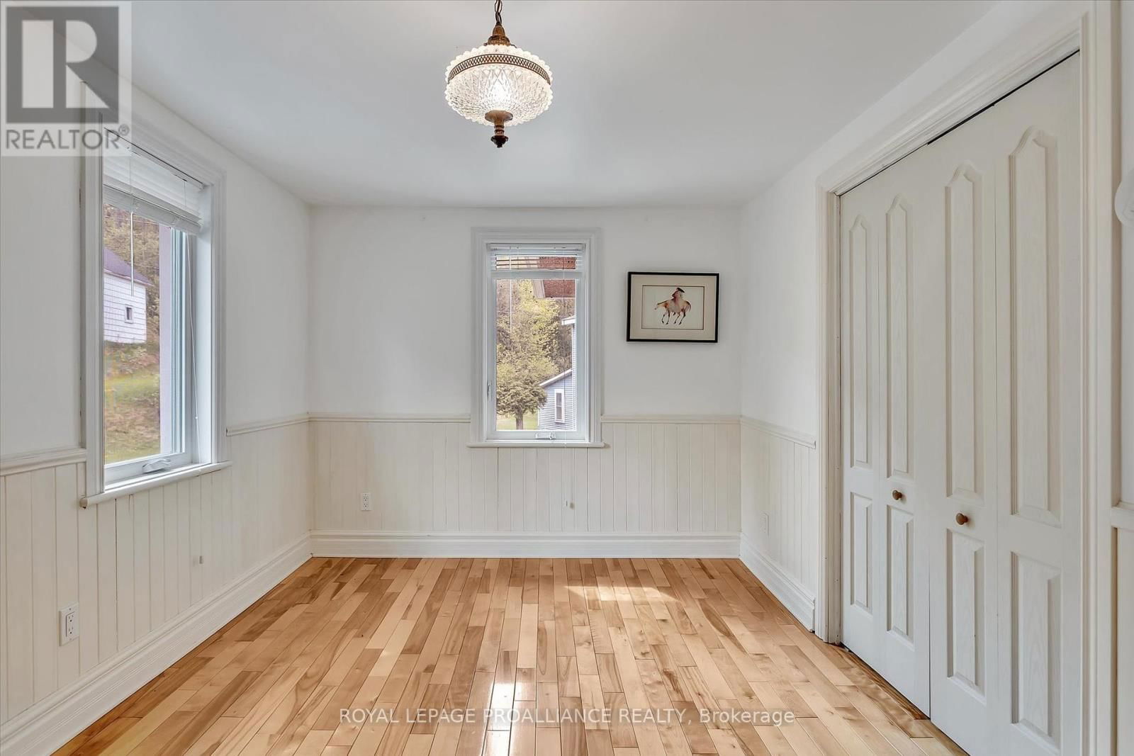14 BURCHAT STREET Image 23