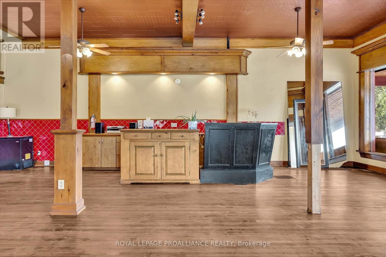 14 BURCHAT STREET Image 32