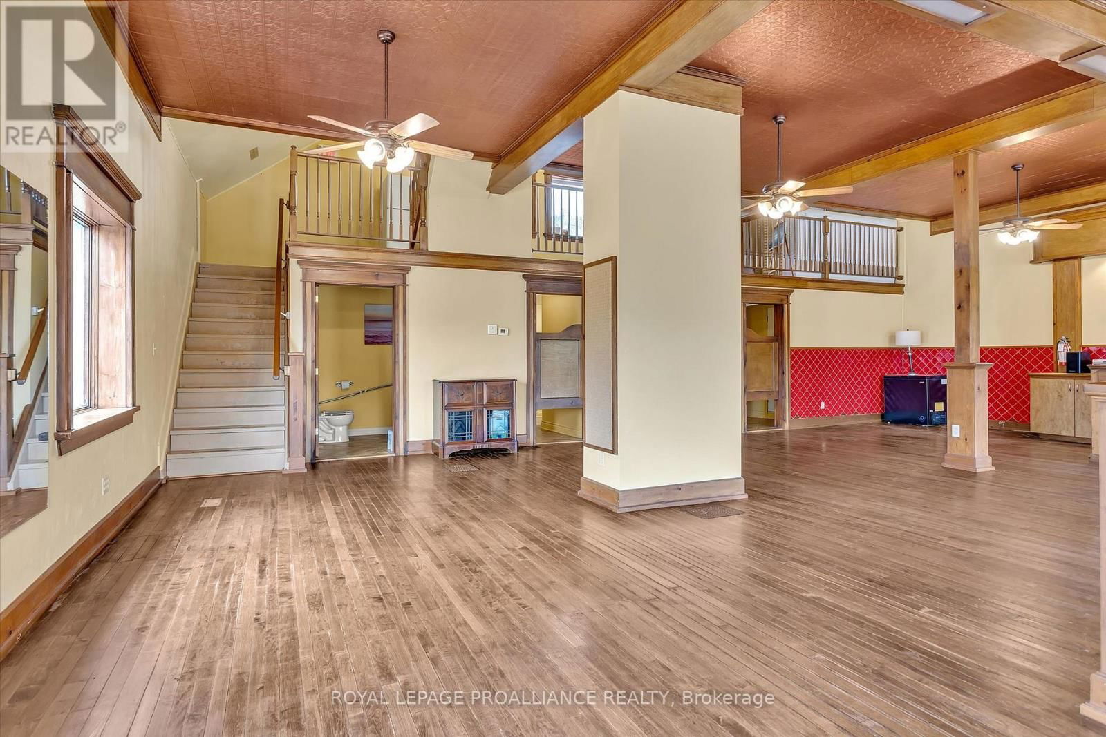 14 BURCHAT STREET Image 36
