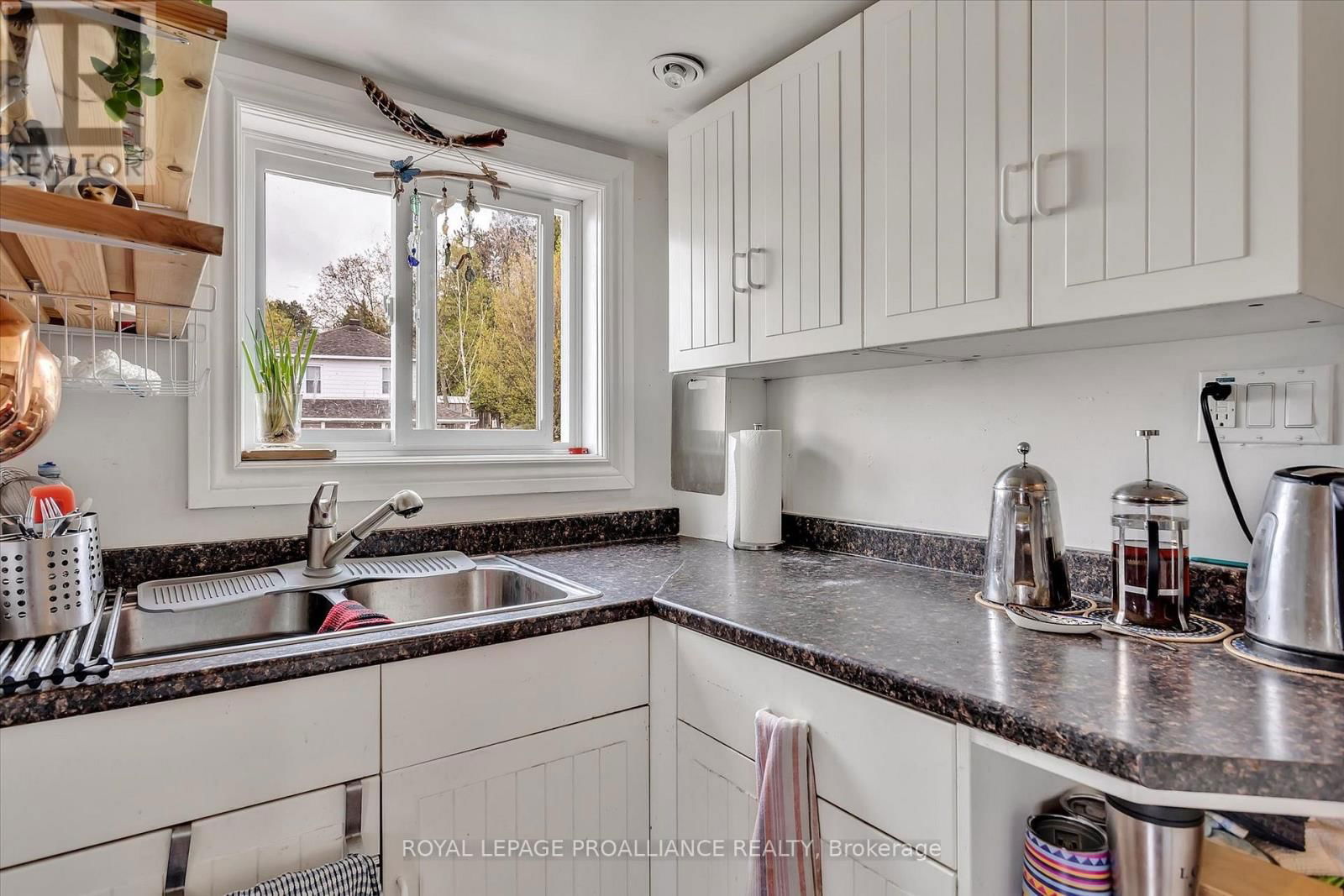 14 BURCHAT STREET Image 40