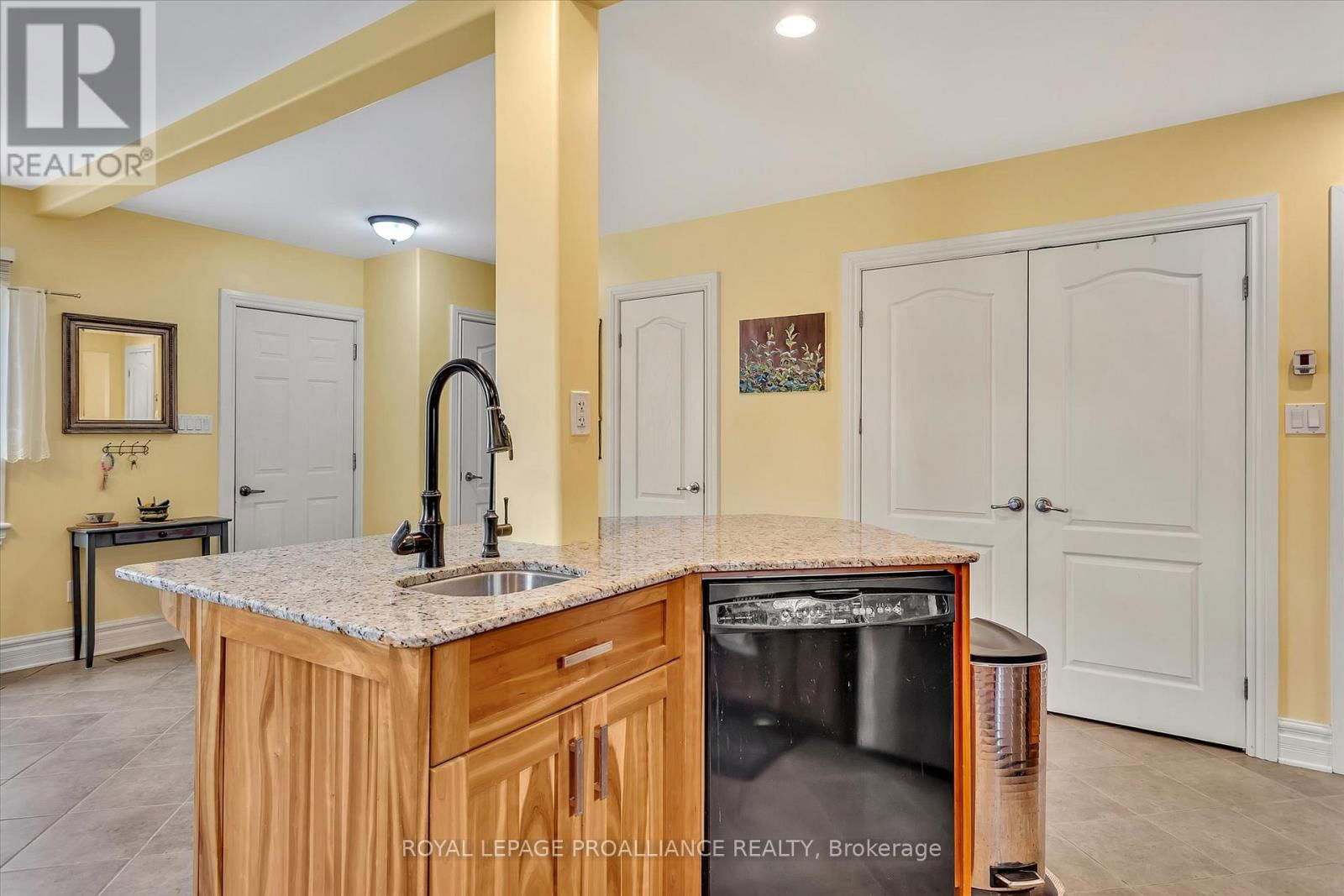 14 BURCHAT STREET Image 8