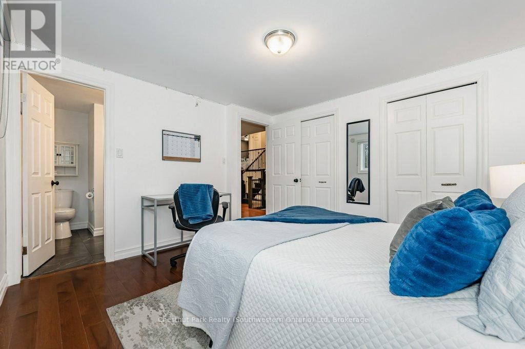 45 18 SIDEROAD Image 32