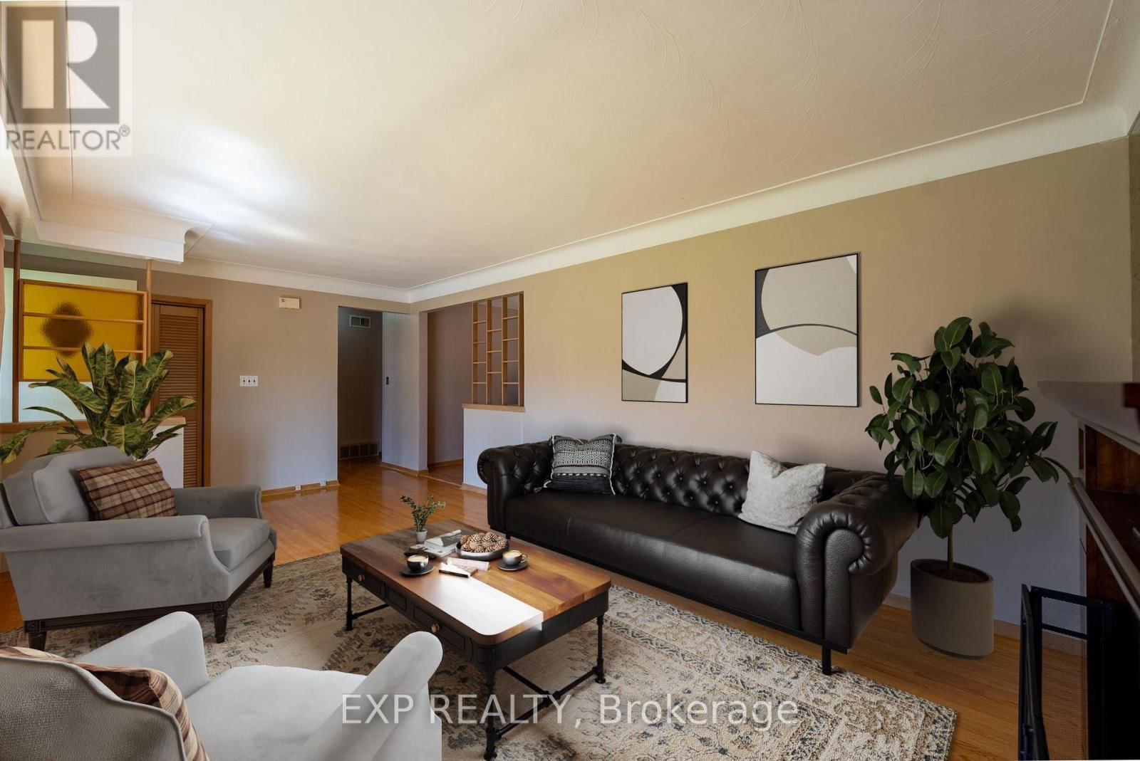 402 KERMAN AVENUE Image 14