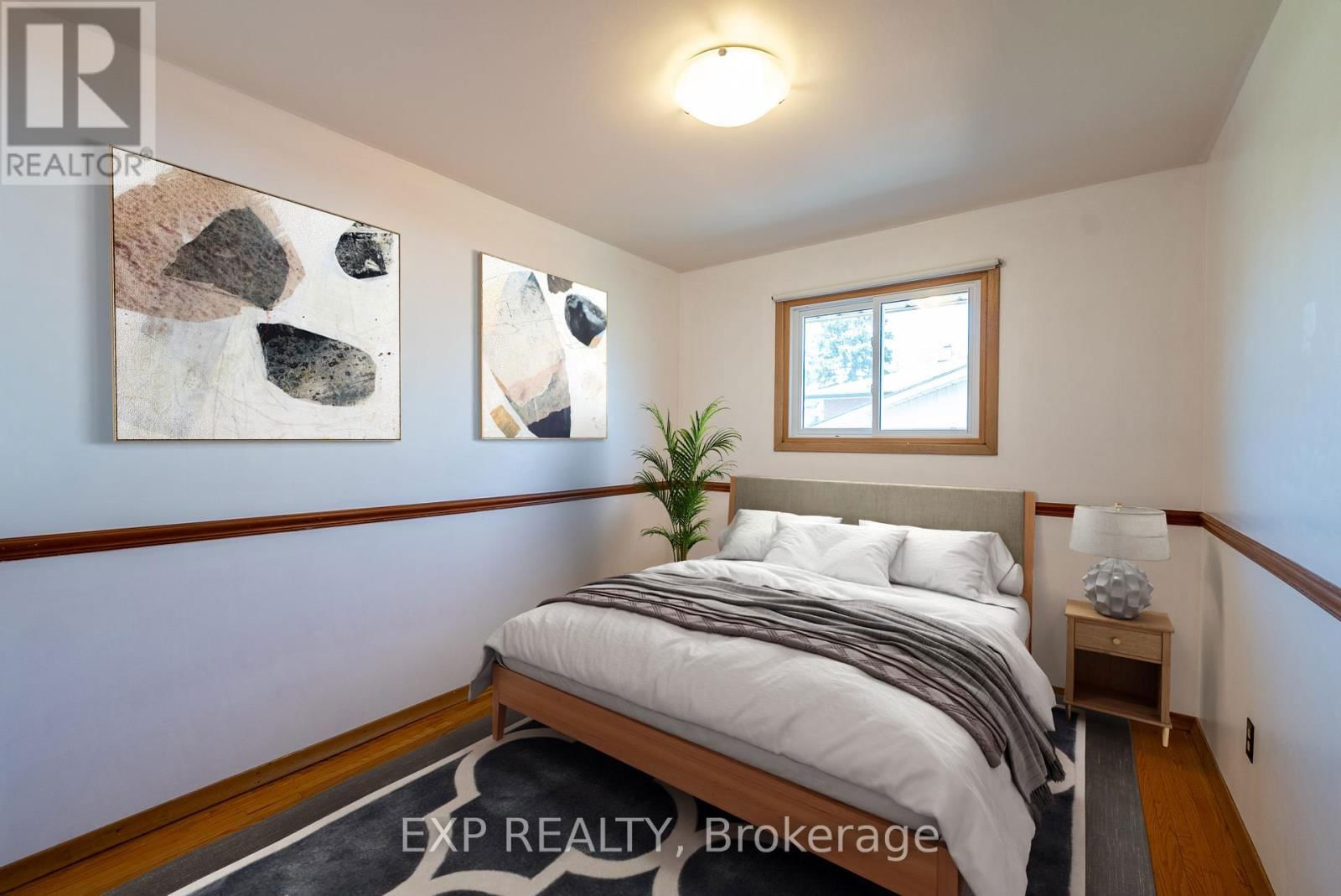 402 KERMAN AVENUE Image 26