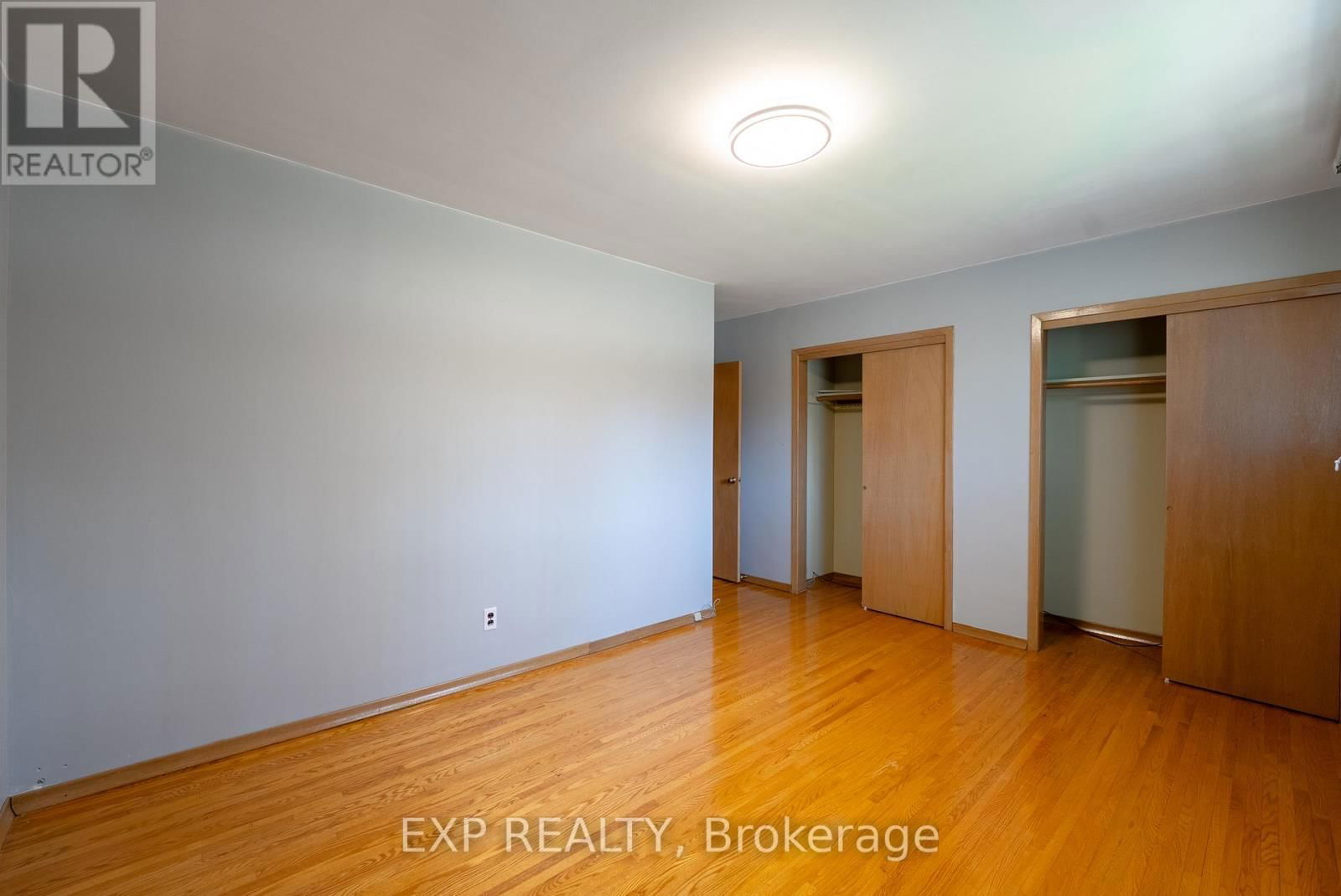 402 KERMAN AVENUE Image 30