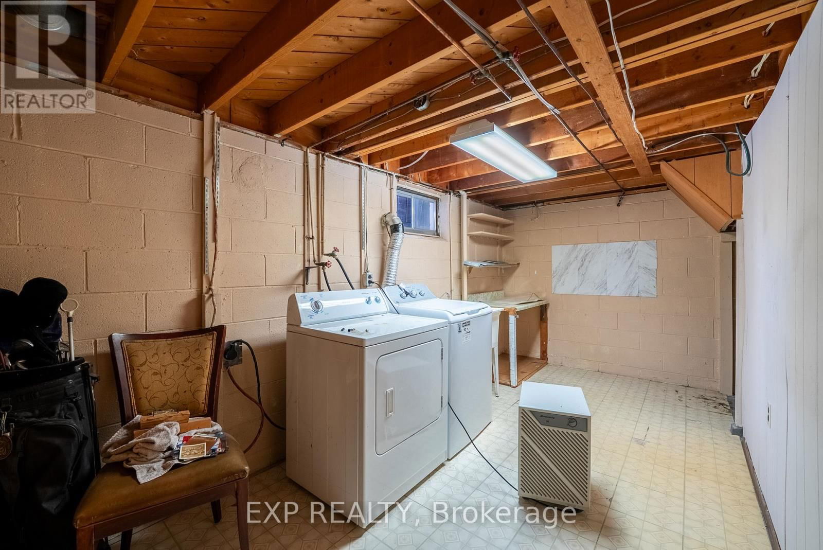 402 KERMAN AVENUE Image 34