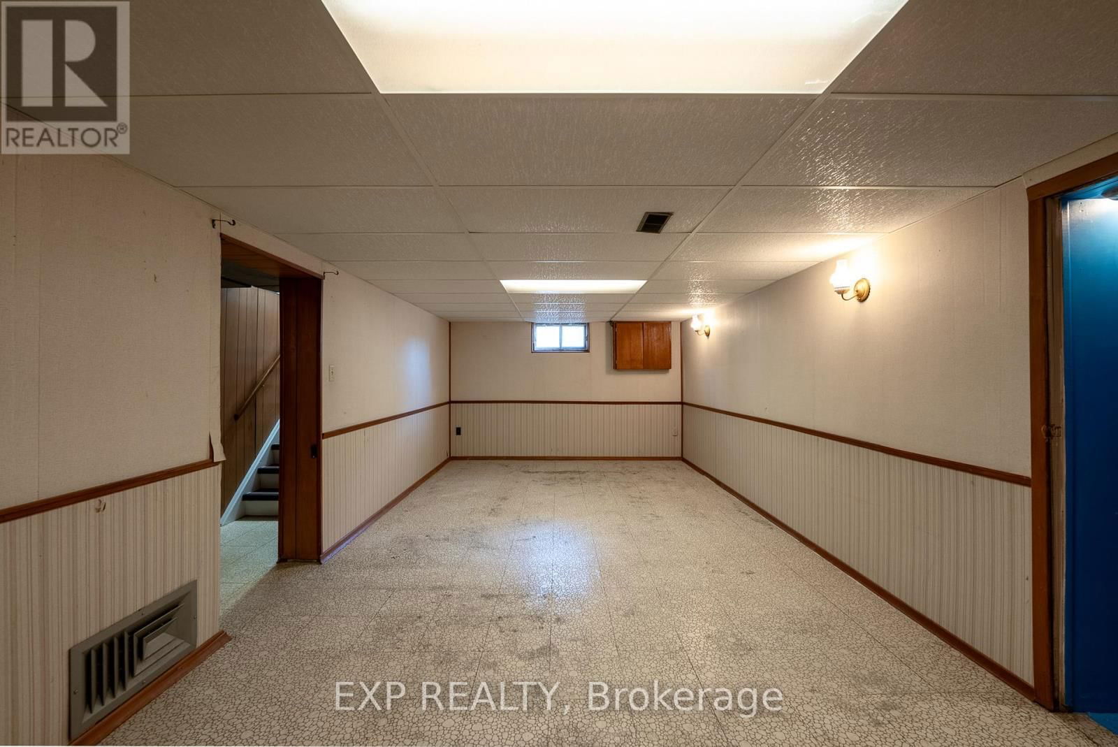 402 KERMAN AVENUE Image 36